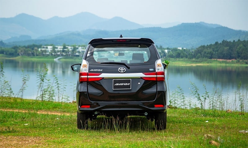 Đánh giá đuôi xe Toyota Avanza 2021