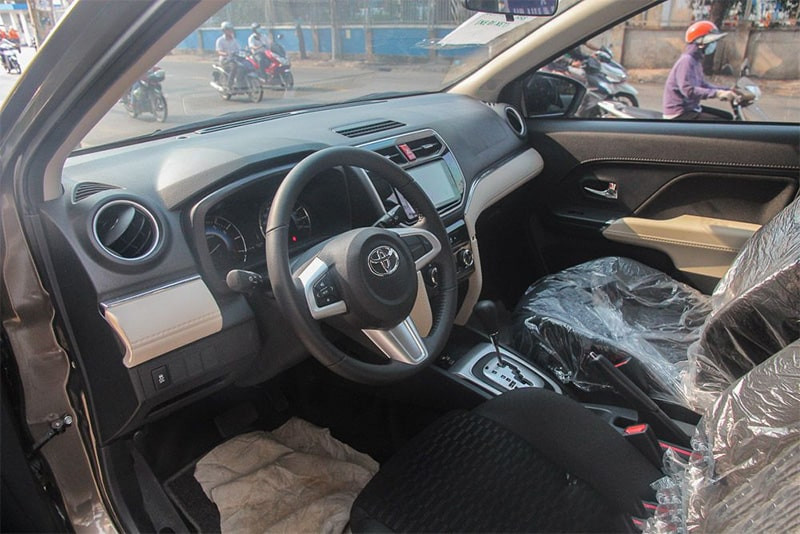 Đánh giá nội thất xe Toyota Rush 2019