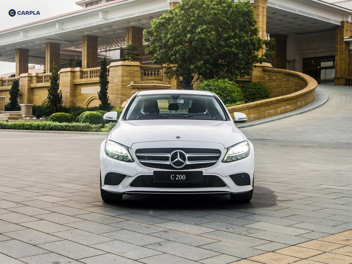 Đầu xe Mercedes C200 2024