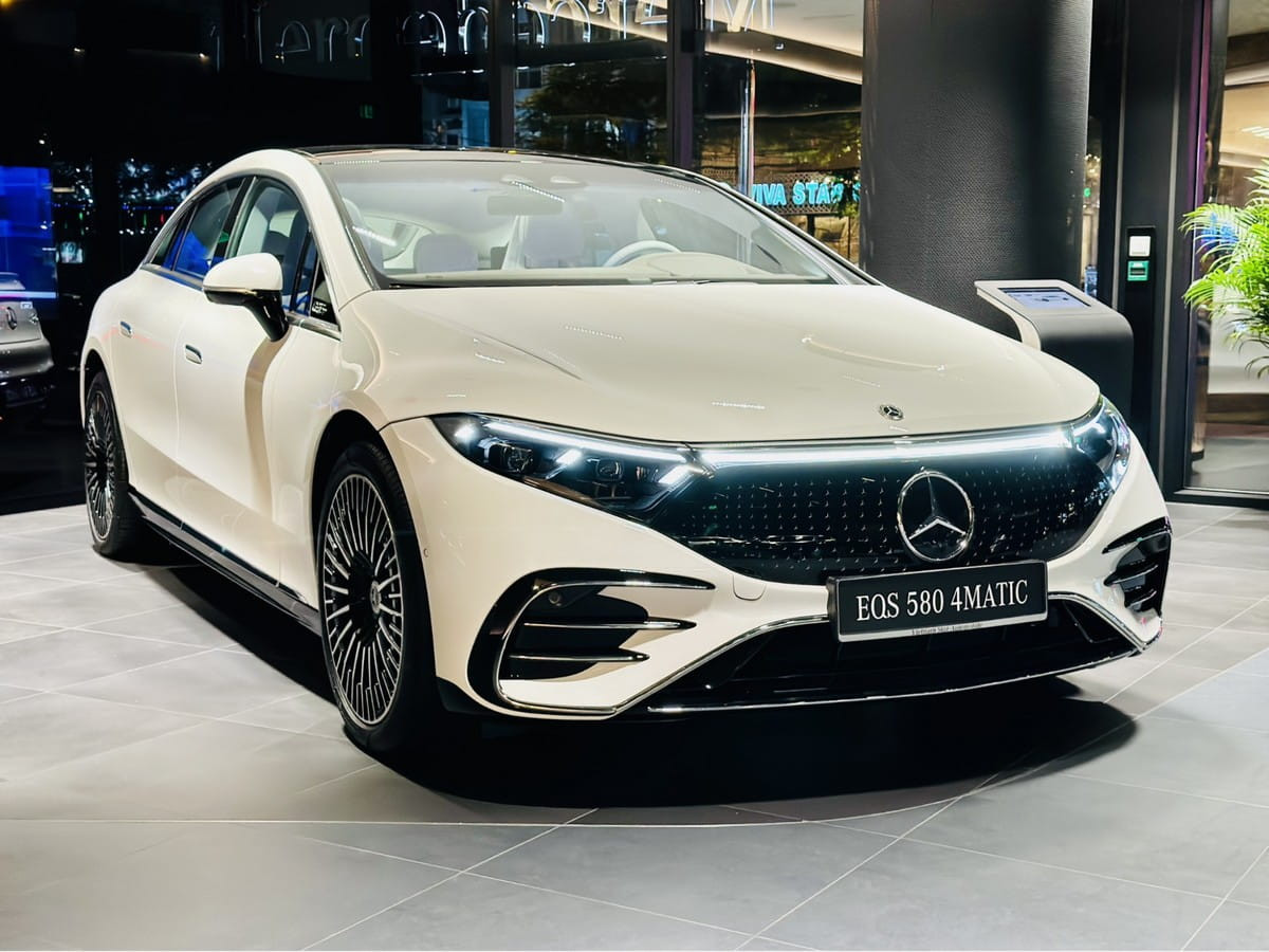 Đầu xe Mercedes EQS 580