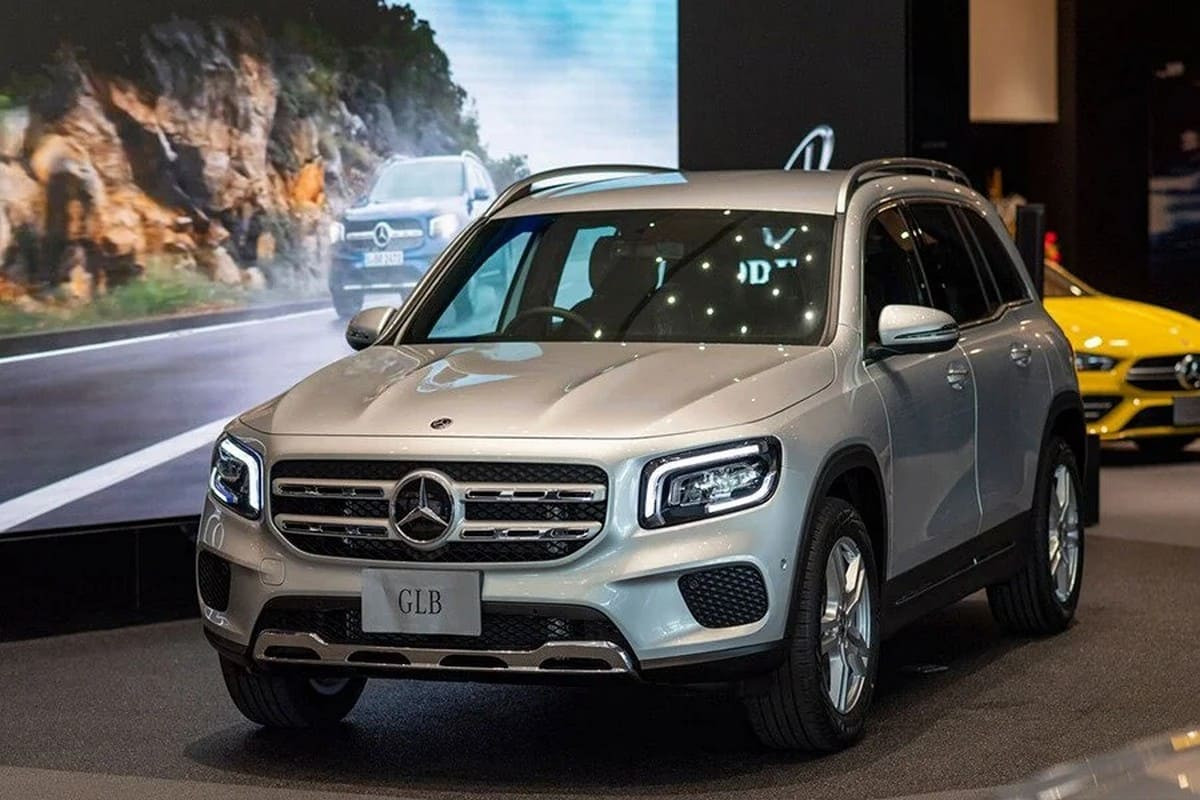 Đầu xe Mercedes GLB 200