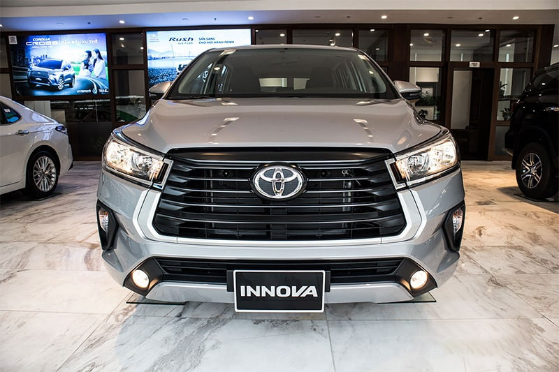 Đầu xe Toyota Innova 2020
