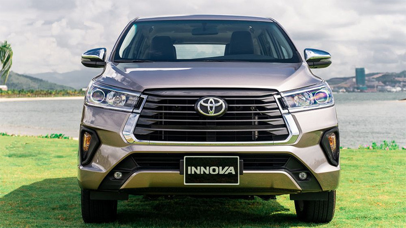 Đầu xe Toyota Innova 2021