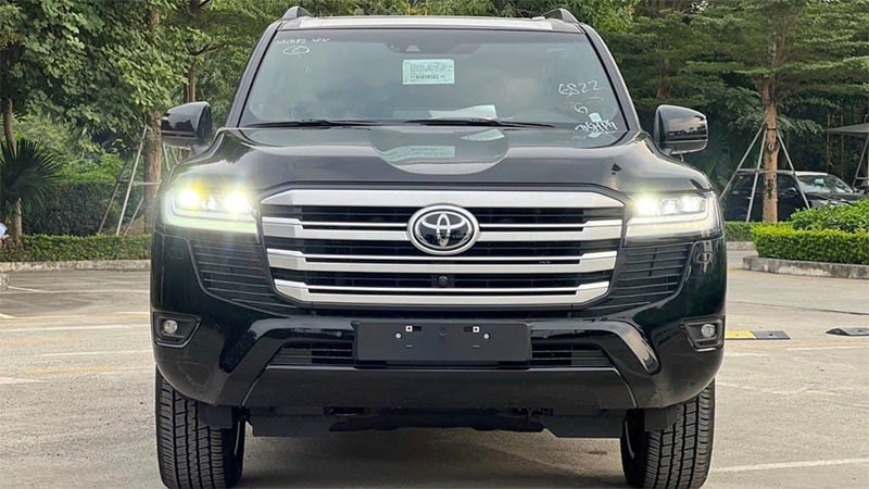 Đầu xe Toyota Land Cruiser 2023