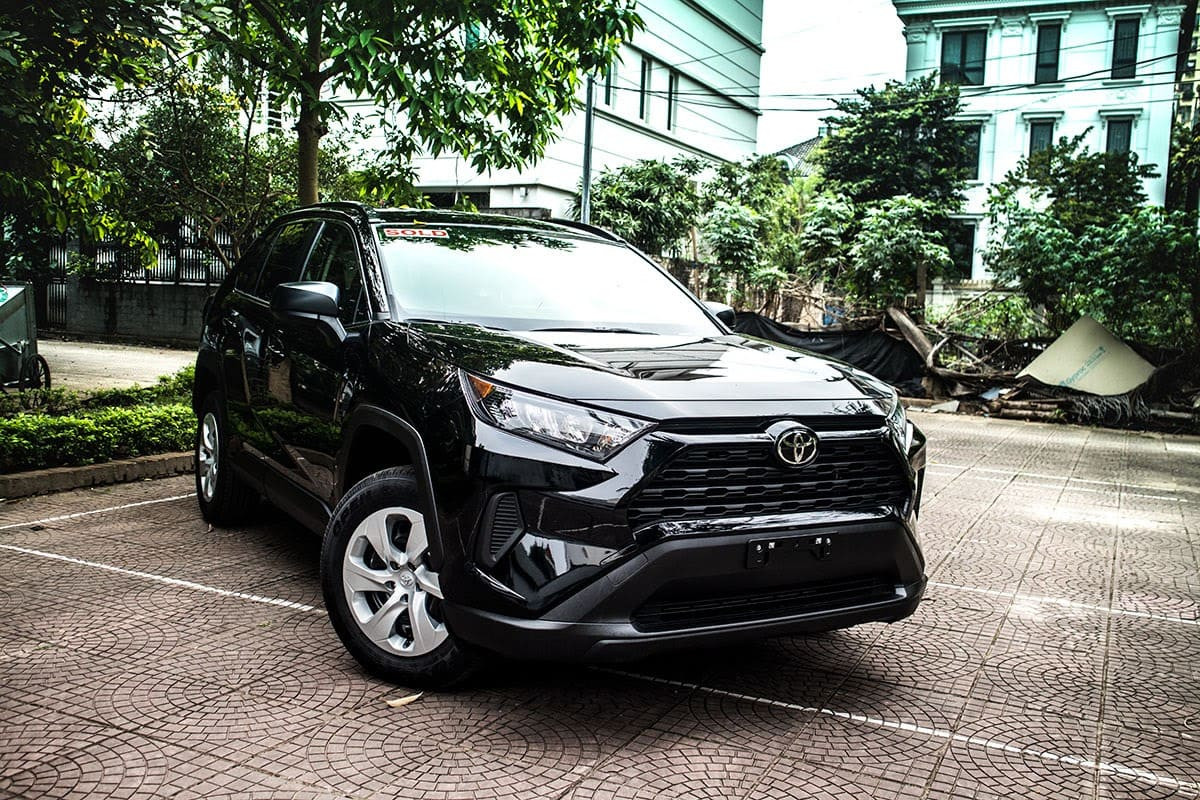 Đầu xe Toyota RAV4 2023