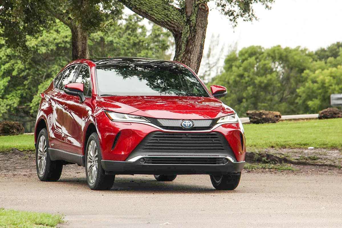 Đầu xe Toyota Venza 2021
