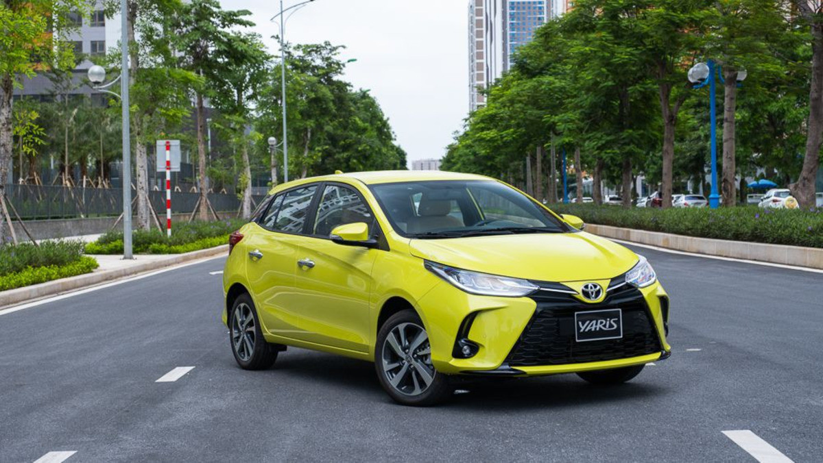 Đầu xe Toyota Yaris 2020 với đèn pha LED