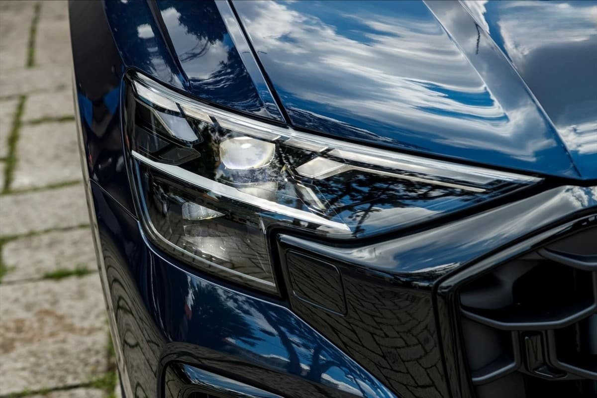 Đèn pha LED ma trận HD trên Audi Q8 2025