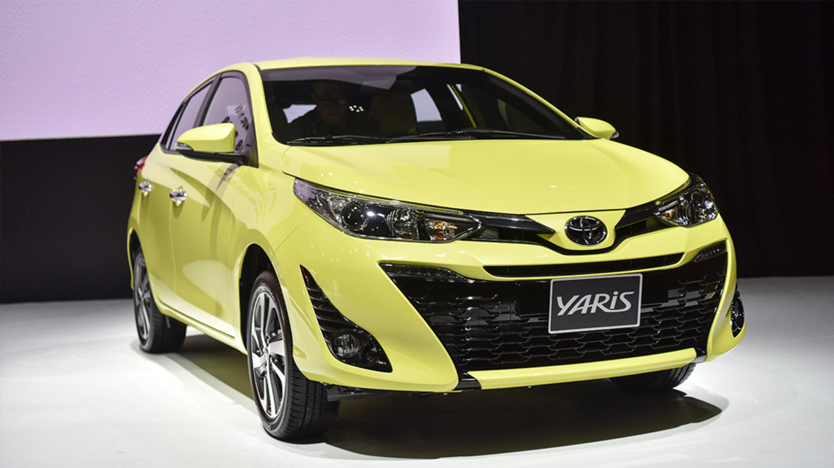Đèn pha Toyota Yaris 2018