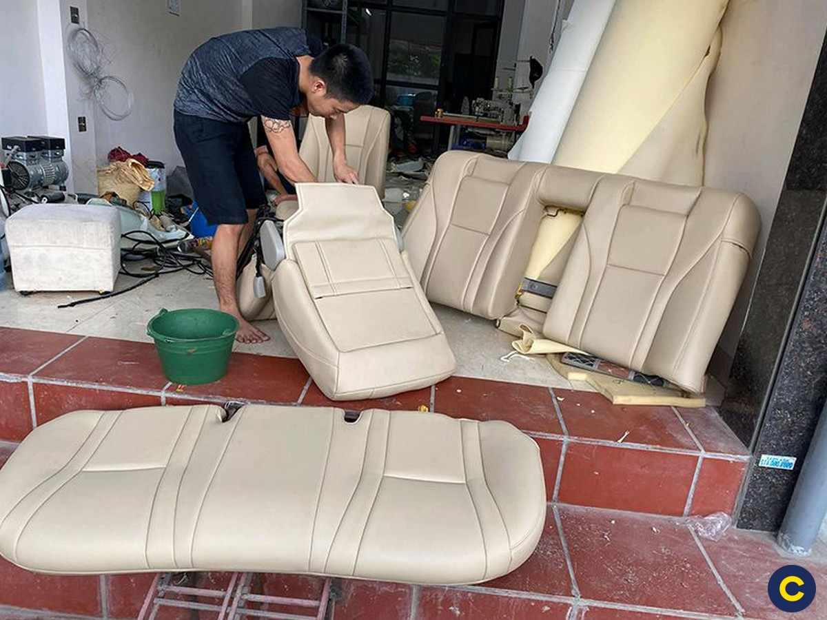 Dịch vụ bọc ghế da ô tô tại nhà tiện lợi cho khách hàng bận rộn