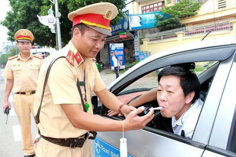 Đo nồng độ cồn bằng máy thở