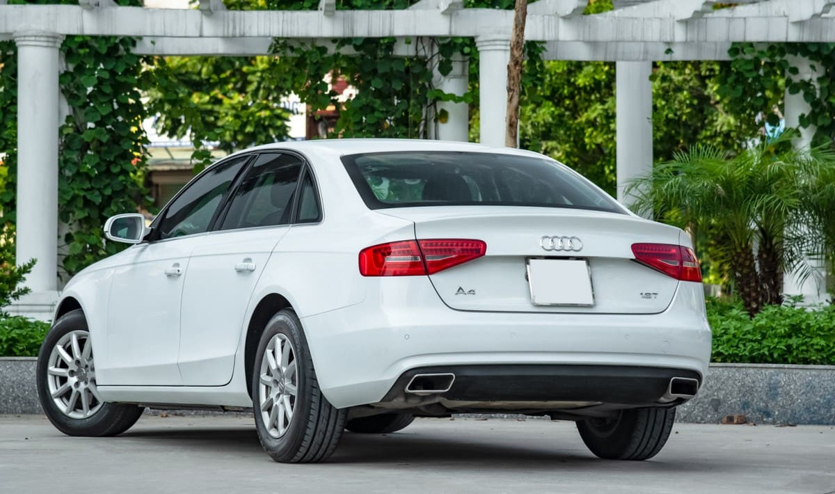 Đuôi xe Audi A4