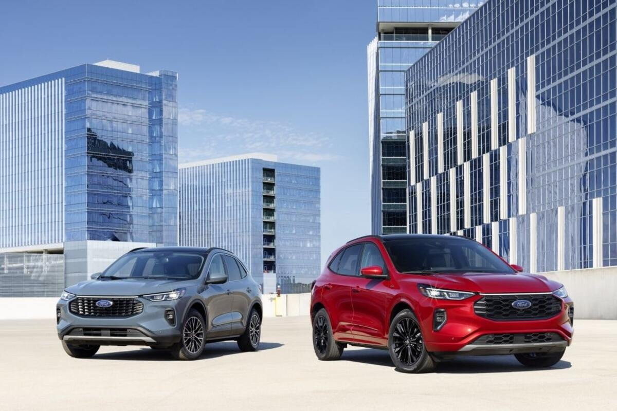 Đuôi xe Ford Escape 2023