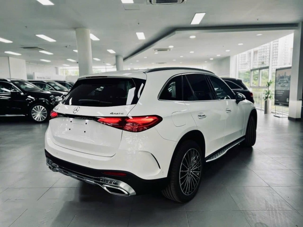 Đuôi xe GLC 300