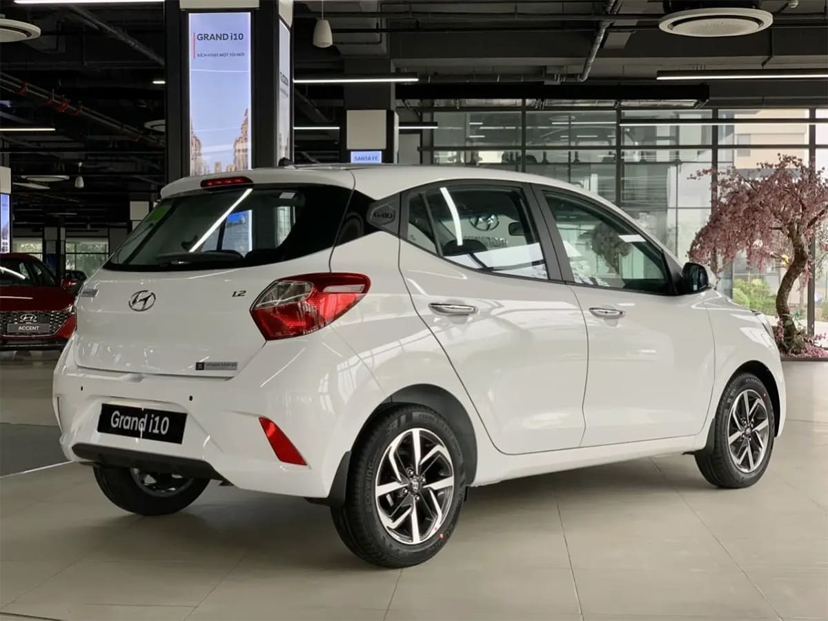 Đuôi xe Hyundai Grand I10 2020