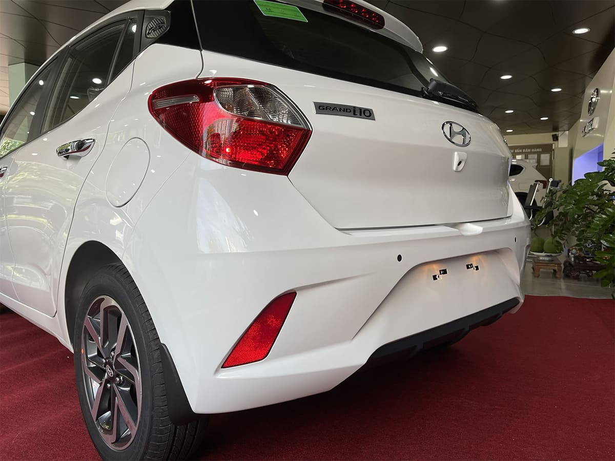 Đuôi xe Hyundai i10 2023