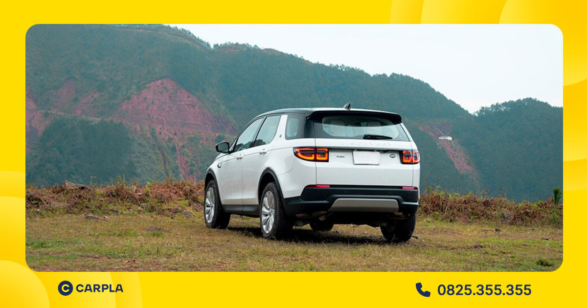 Đuôi xe Land Rover Discovery cứng cáp
