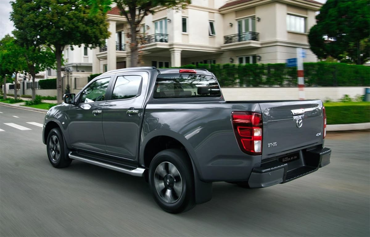 Đuôi xe Mazda BT-50 2021