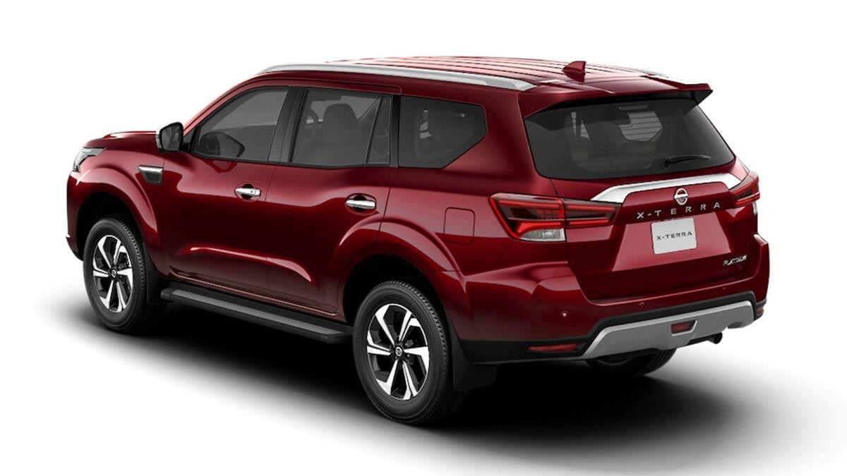 Đuôi xe Nissan Terra 2021