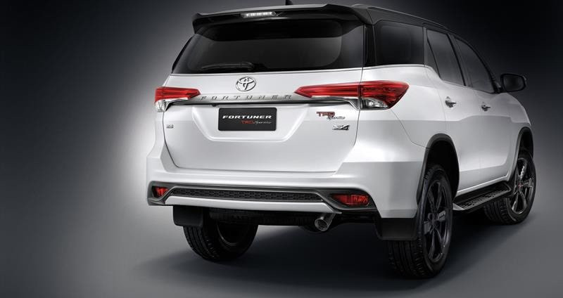 Đuôi xe Toyota Fortuner 2019