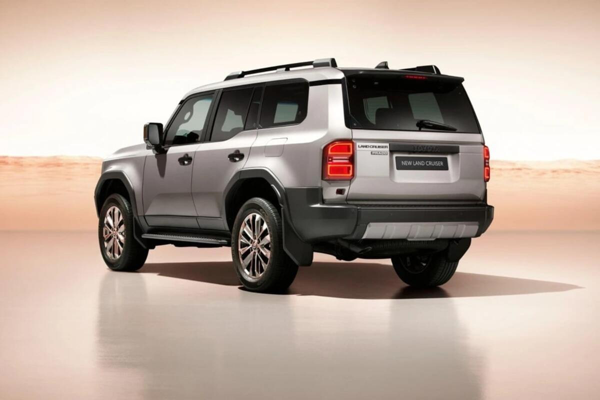 Đuôi xe Toyota Land Cruiser Prado