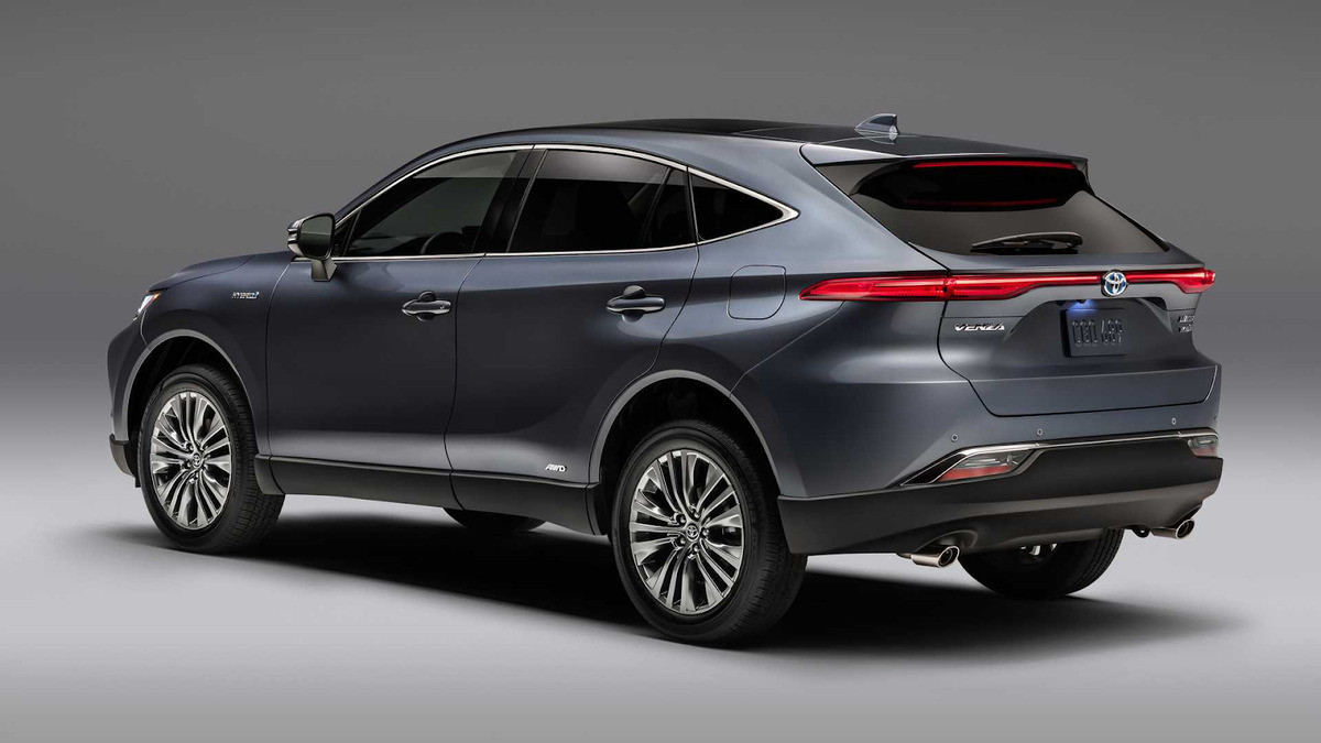 Đuôi xe Toyota Venza 2021