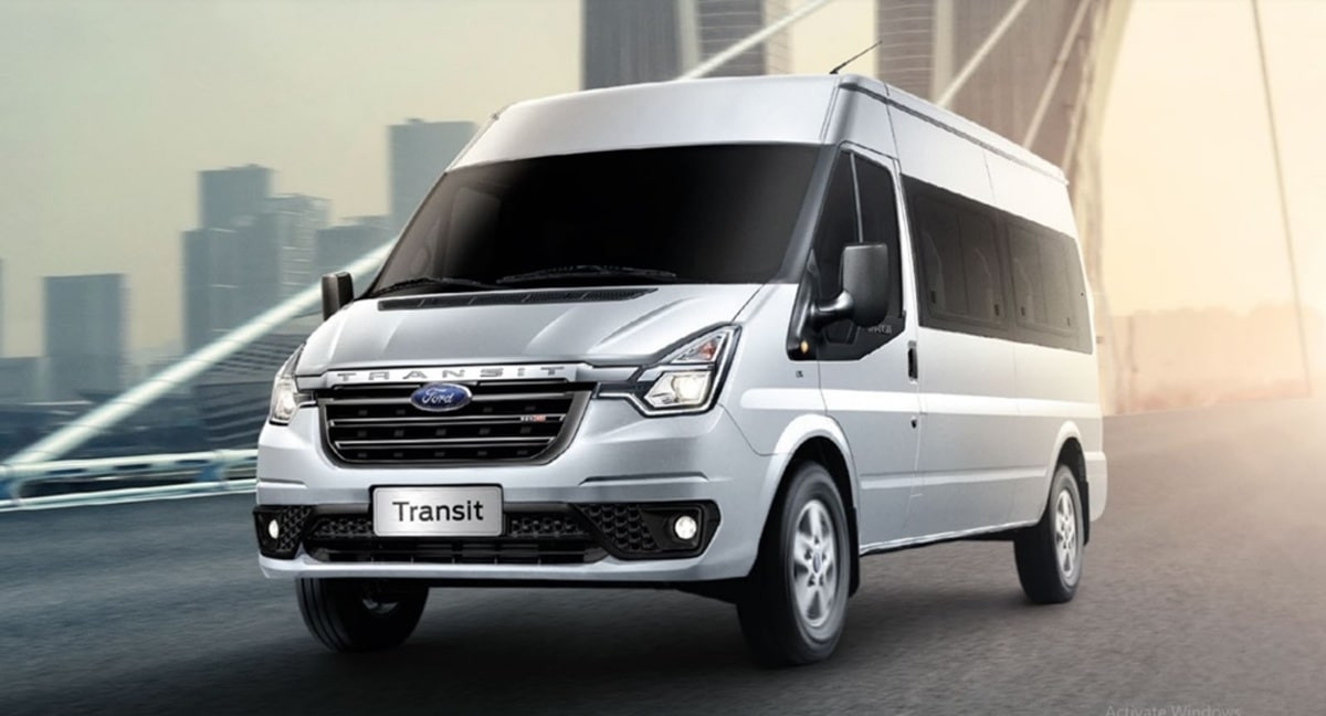 Ford Transit 2024 màu trắng