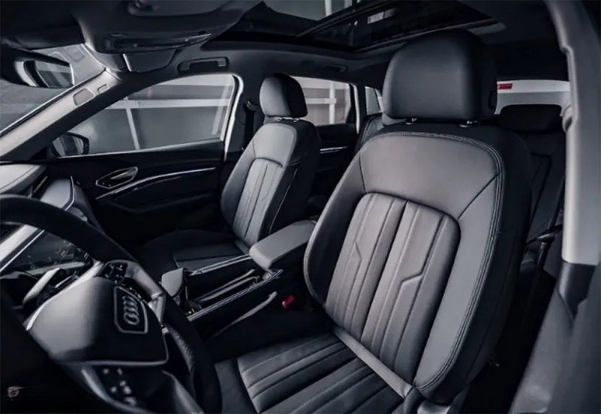 Ghế ngồi bọc da cao cấp trên Audi E-tron 2025