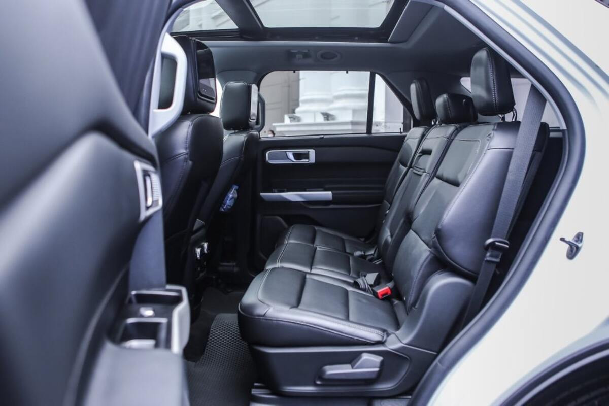 Ghế ngồi bọc da của Ford Explorer 2022