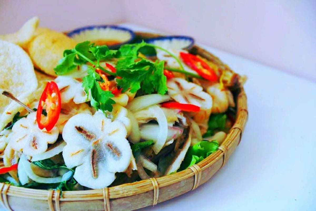 Gỏi gà măng cụt