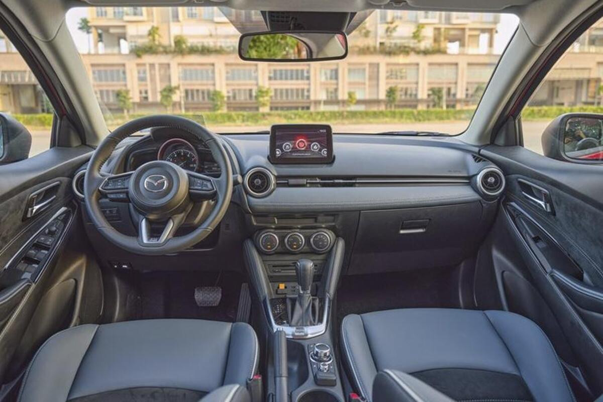 Hệ thống tiện nghi thông minh trên Mazda 2 2019