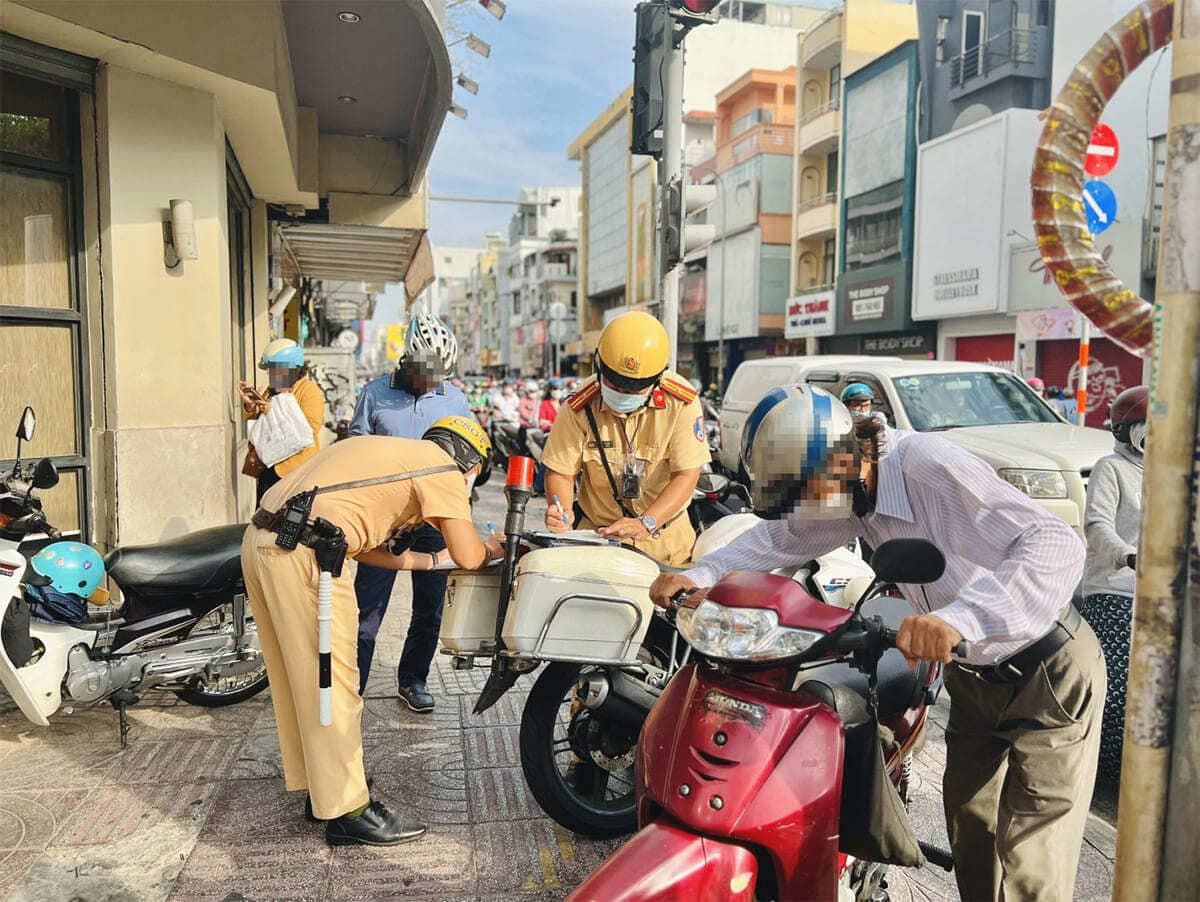 Hình ảnh minh họa vi phạm giao thông