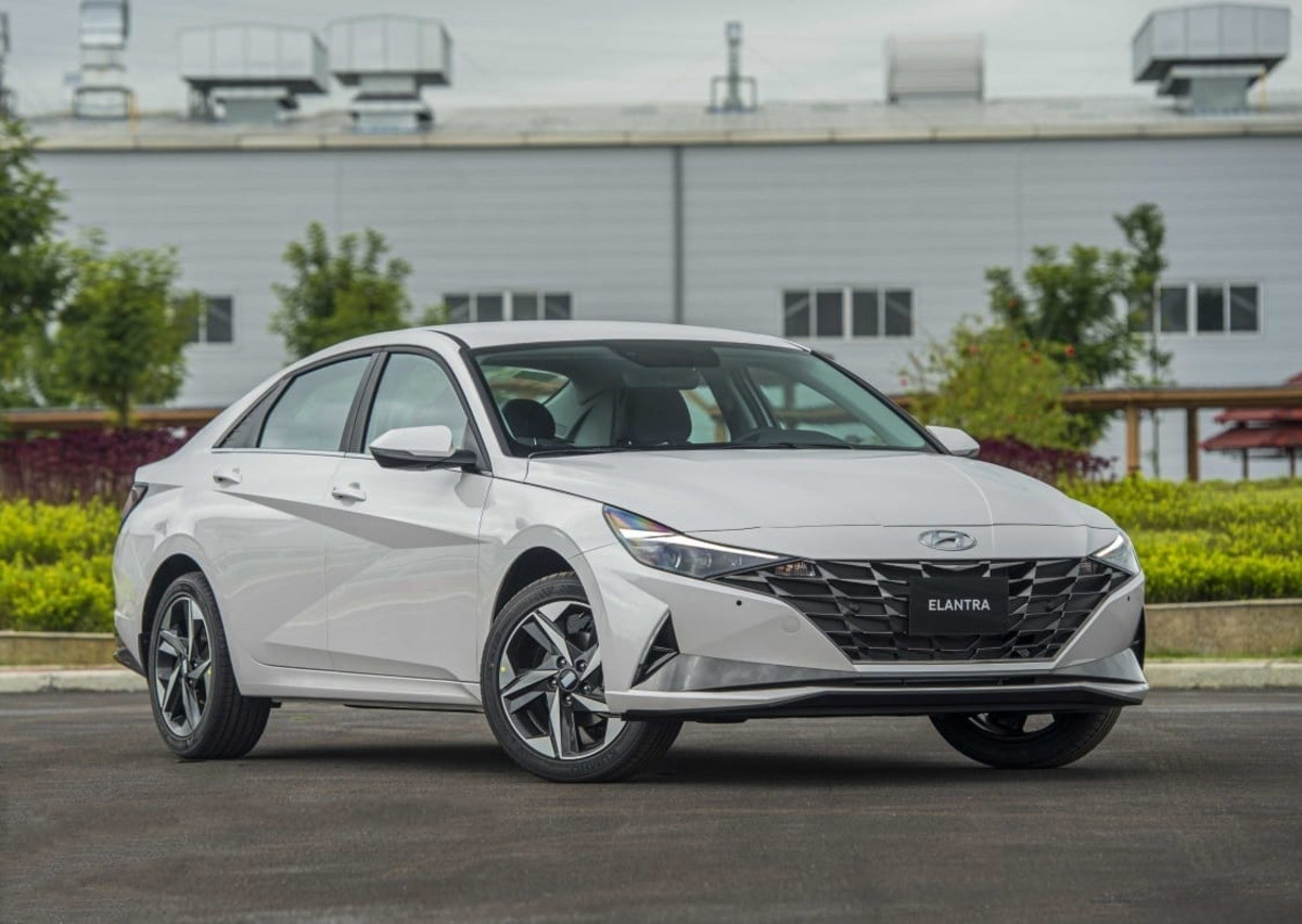 Hyundai Elantra 2020 sử dụng hệ dẫn động cầu trước FWD