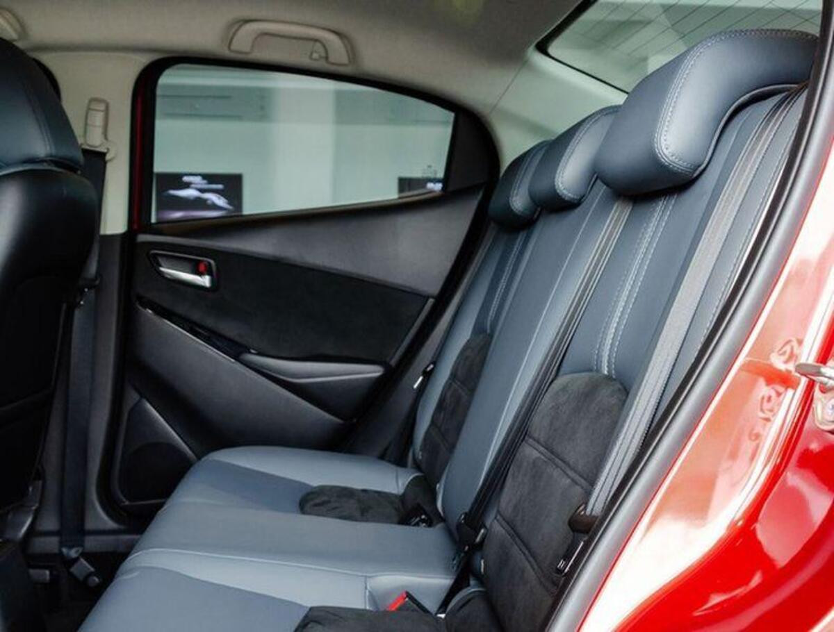 Khoang hành khách Mazda 2 2020 thoải mái cho người ngồi
