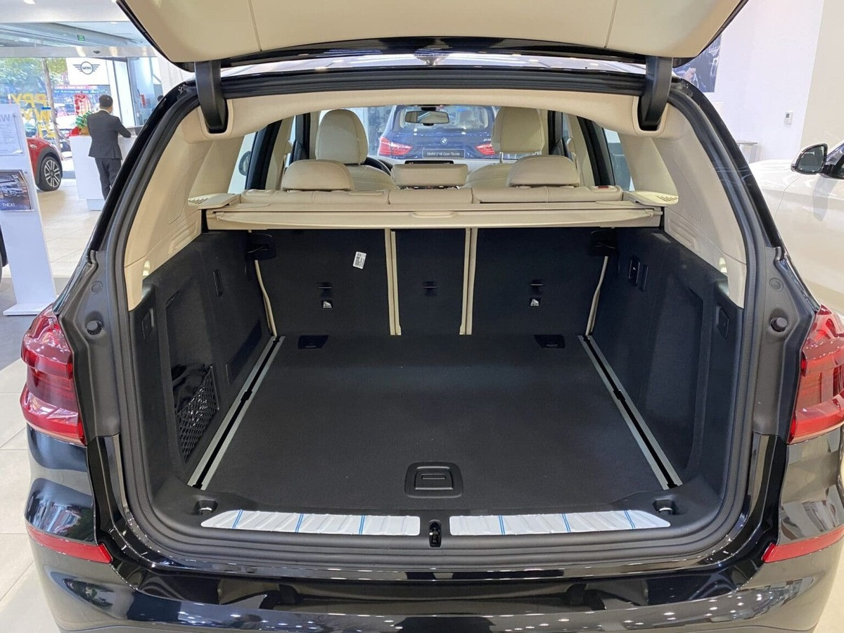Khoang hành lý rộng rãi của BMW X3
