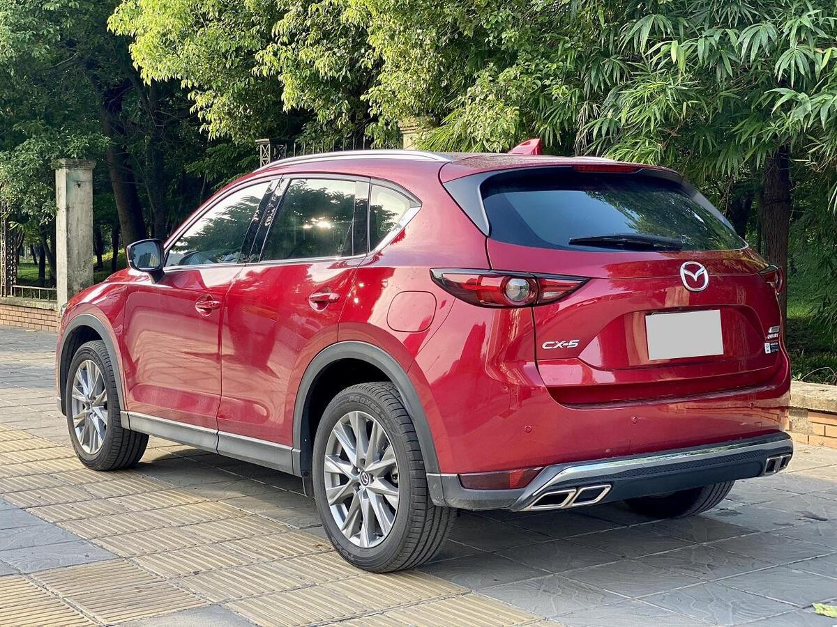 Khoang hành lý rộng rãi của Mazda CX-5 2022