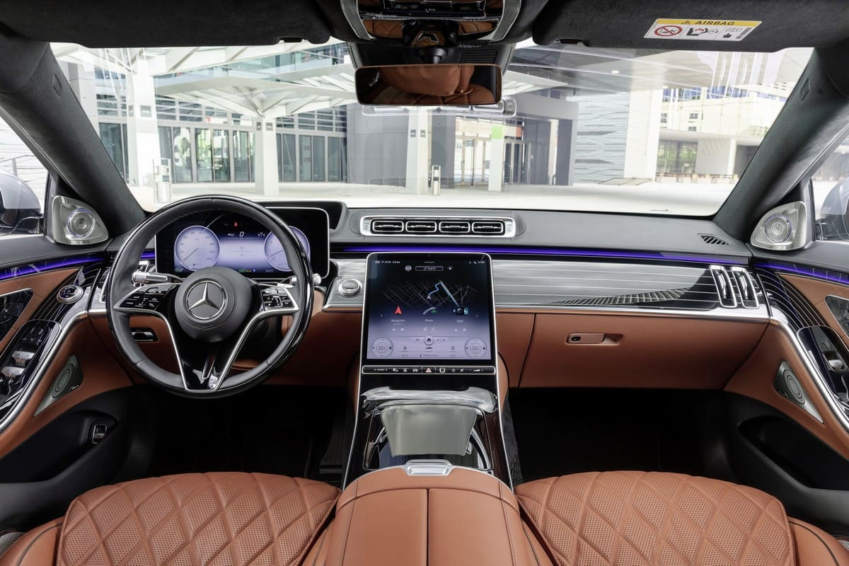 Khoang lái của Mercedes S-Class