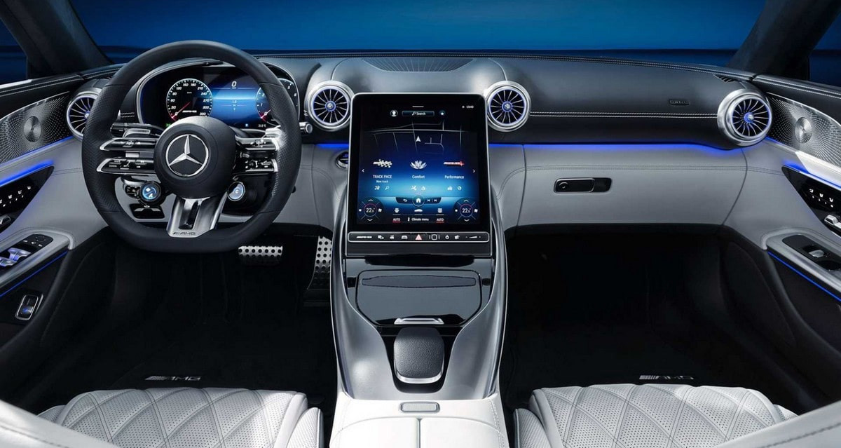 Khoang lái hiện đại của Mercedes-AMG SL
