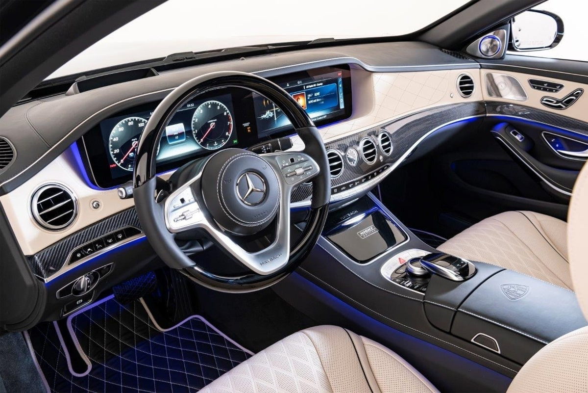 Khoang lái Maybach S650 sang trọng