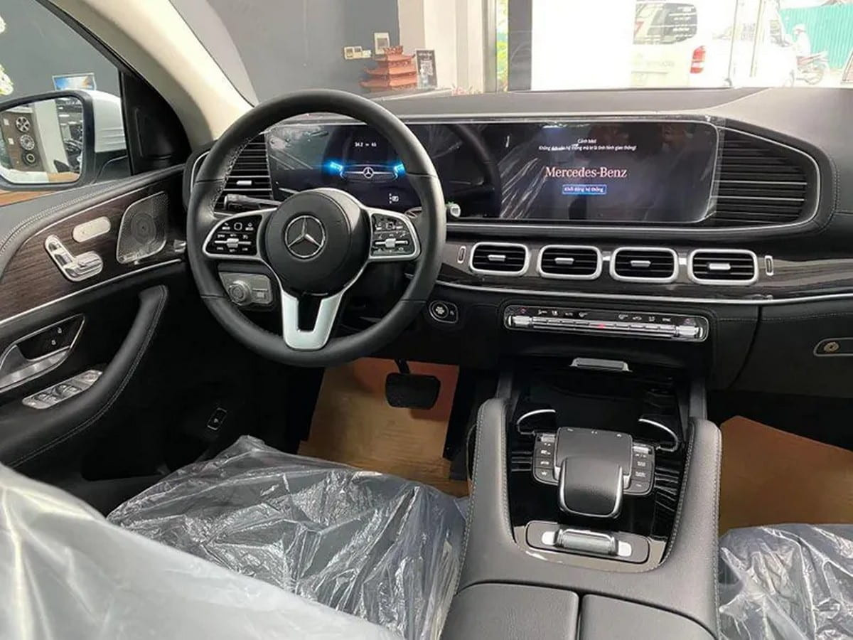 Khoang lÃ¡i rá»™ng rÃ£i cá»§a Mercedes GLEÂ 