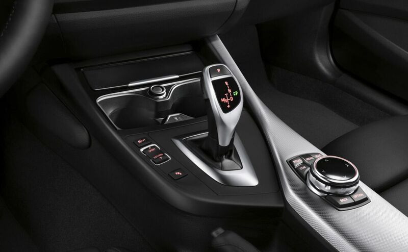 Lái xe số sàn lên dốc