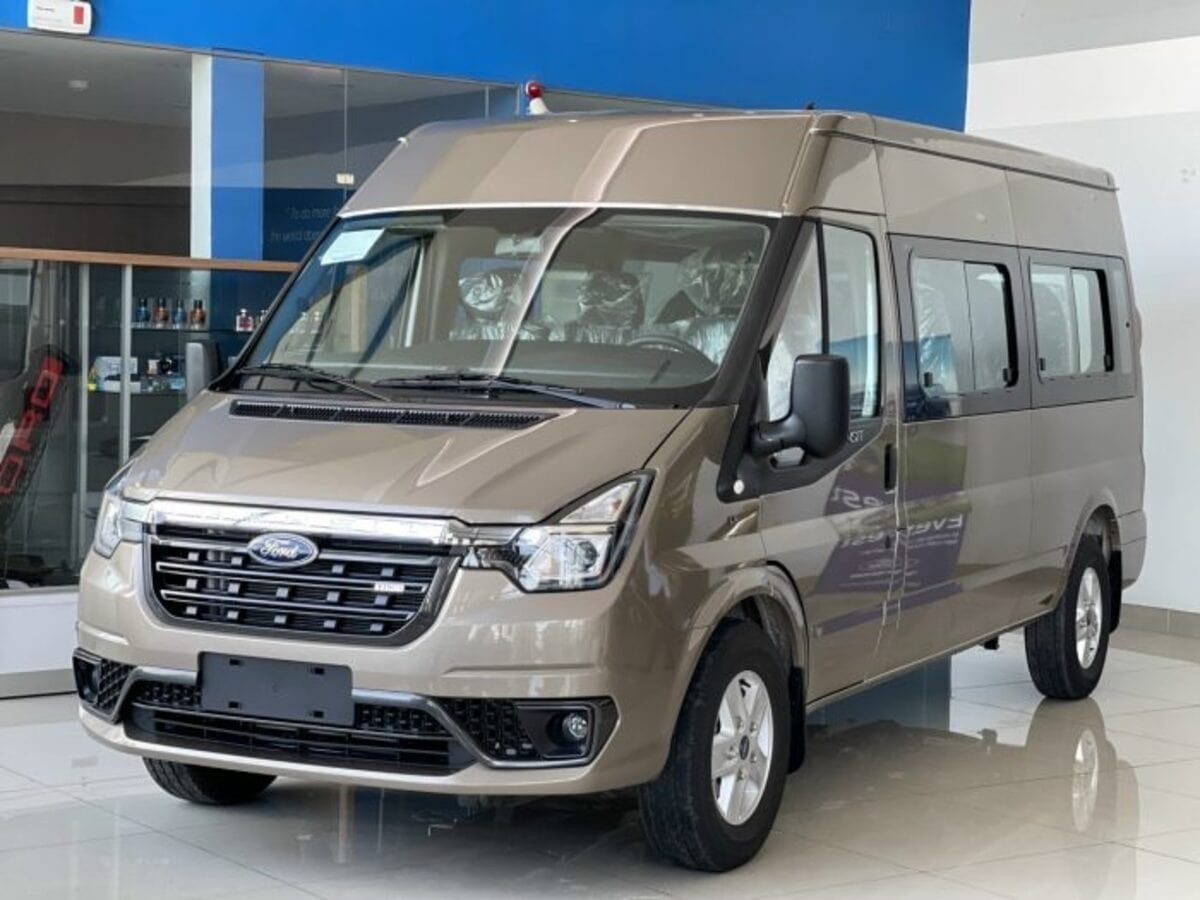 Lăn bánh Ford Transit