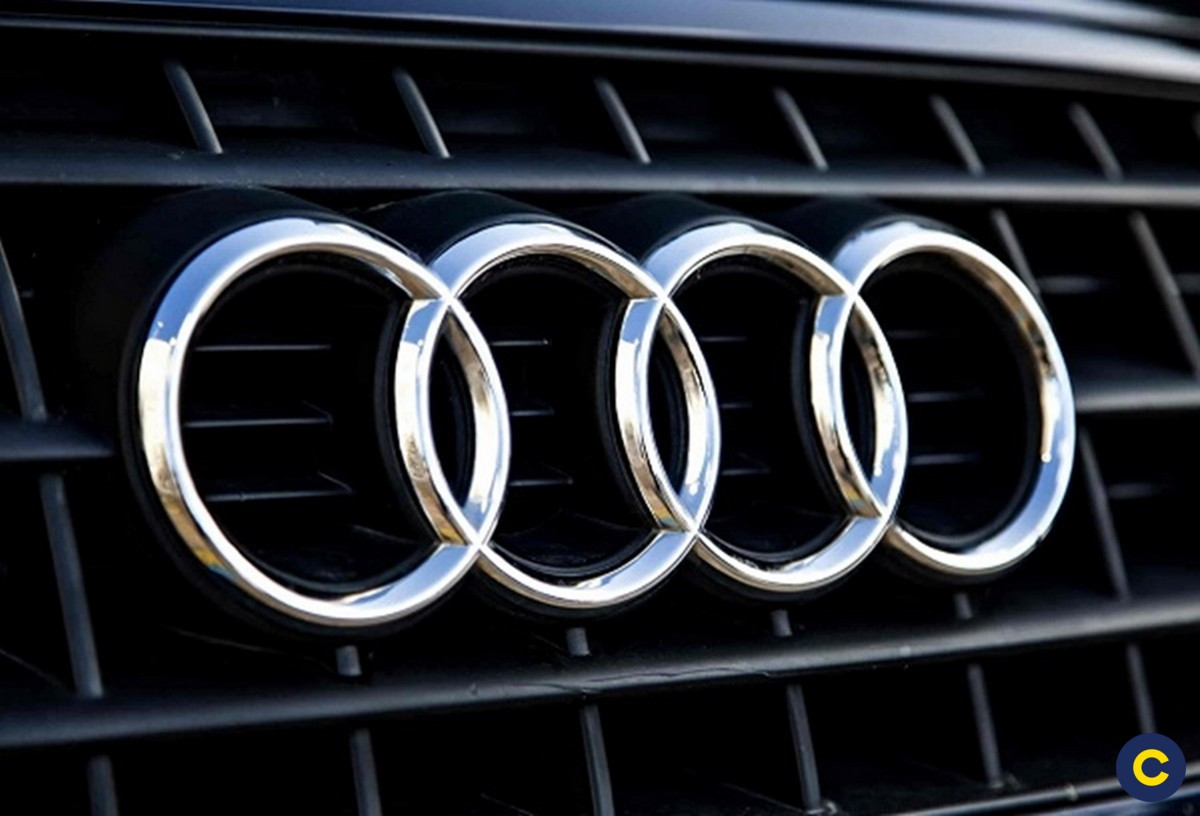 Logo Audi với bốn vòng tròn đan vào nhau