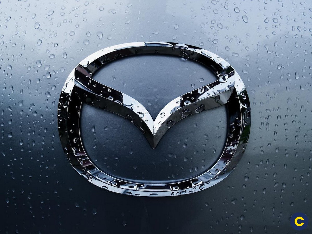 Logo Mazda với hình cánh chim sải dài