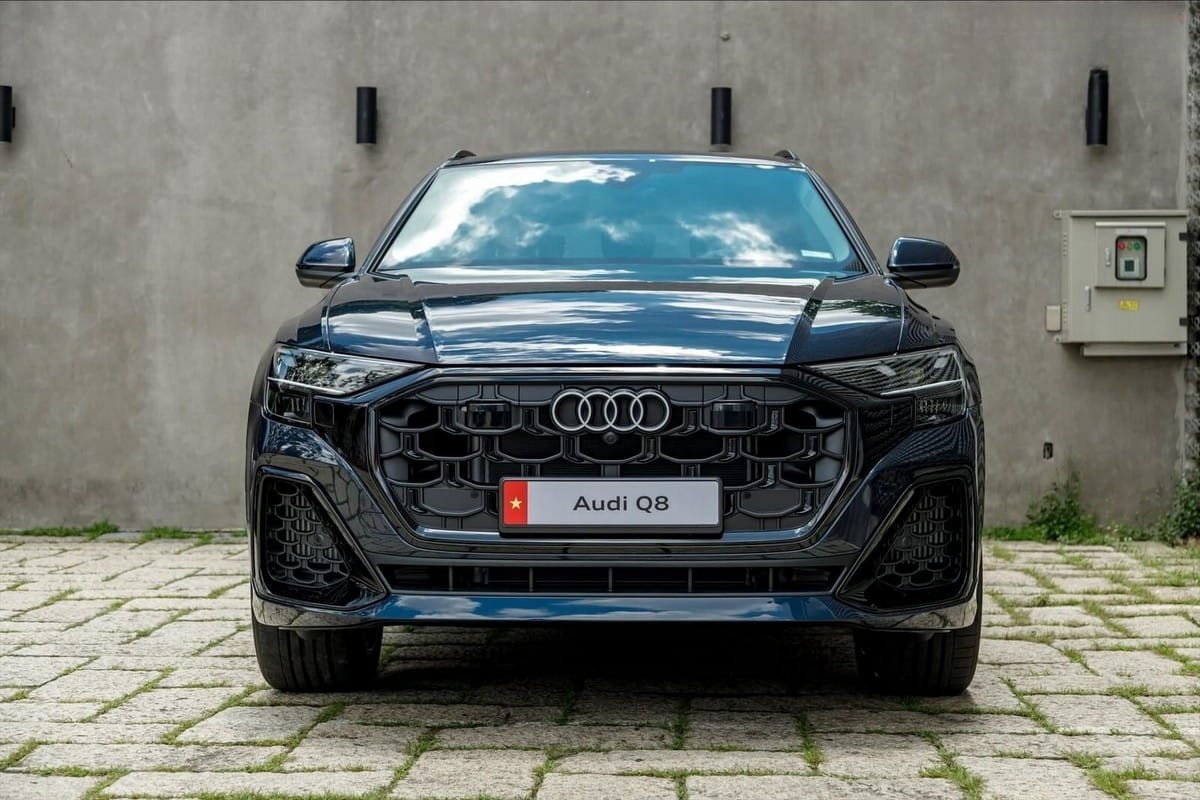 Lưới tản nhiệt Singleframe trên Audi Q8 2025