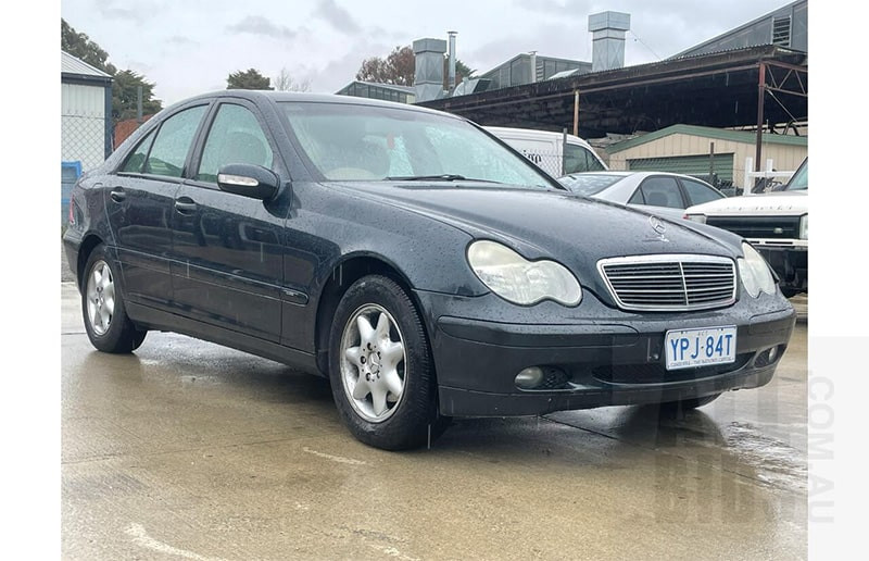 Mercedes-Benz C180 2.0 AT Classic năm 2002