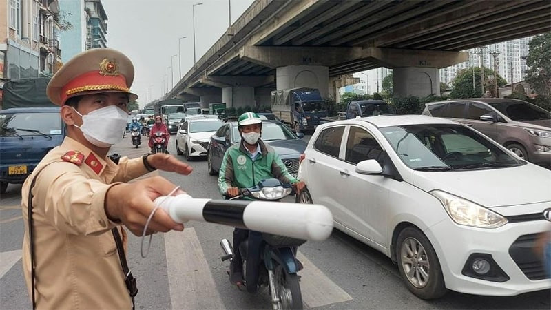 Mức phạt lấn làn