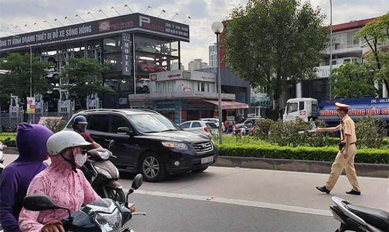 Mức phạt nặng cho lỗi lấn làn