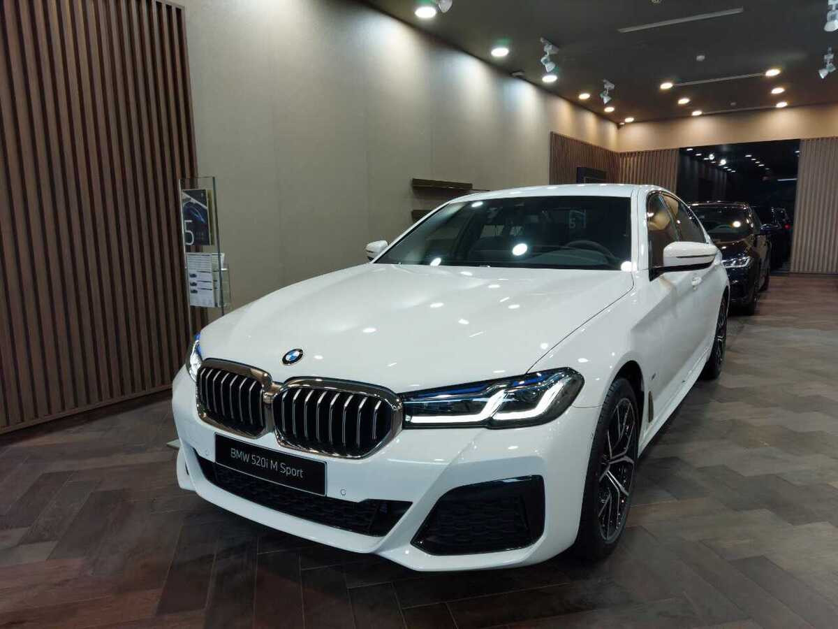 Ngoại thất BMW 520i
