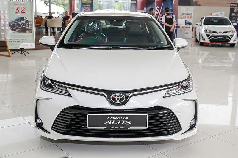 Ngoại thất đầu xe Toyota Corolla Altis 2019
